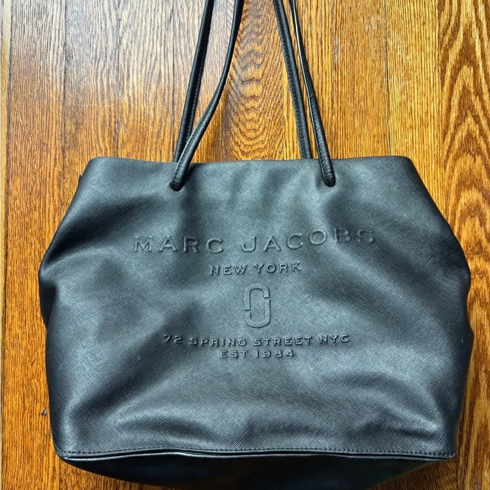 Marc Jacobs logo Black leather East West shopper tote bag purse large